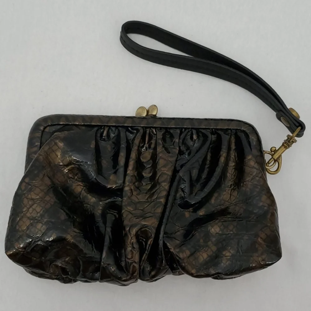 Simply Vera brown clutch